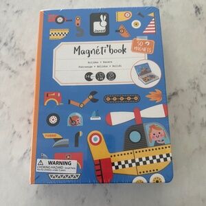 NEW! Janod Magneti’book Magnetic Construction and Racers Toy